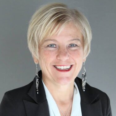 darcy-douglas-taulia-headshot