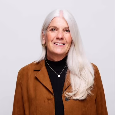 Kirsten Loegering headshot